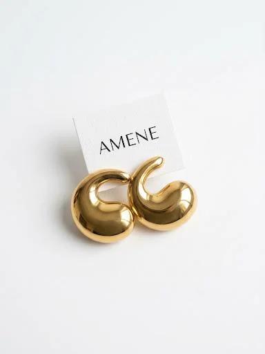 Brinco dourado minimalista no verniz italiano 2,5 cm