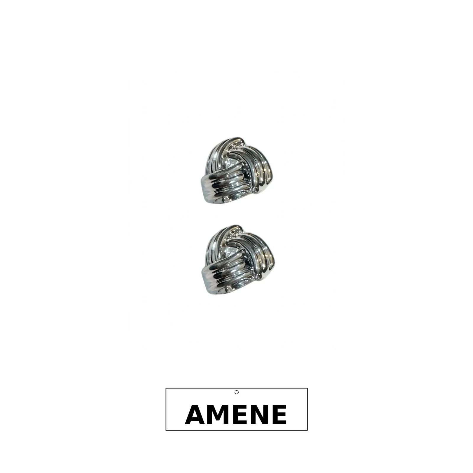Brinco antialérgico prata triangulo entrelaçado 2,0 x 2,0 cm